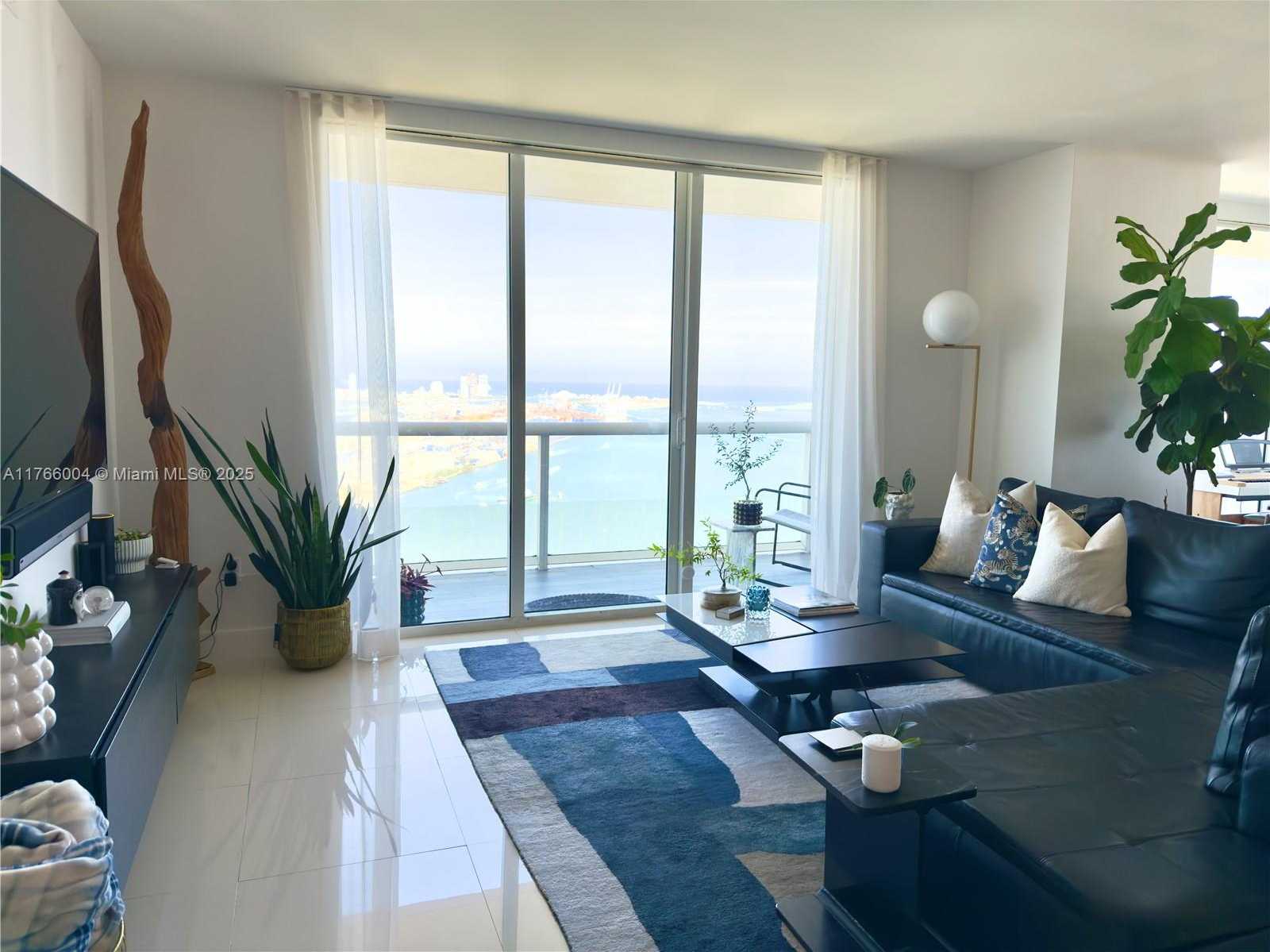 Small Image of 50 BISCAYNE BLVD #4810, Miami Number 4