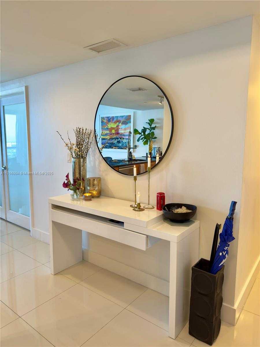 Small Image of 50 BISCAYNE BLVD #4810, Miami Number 8