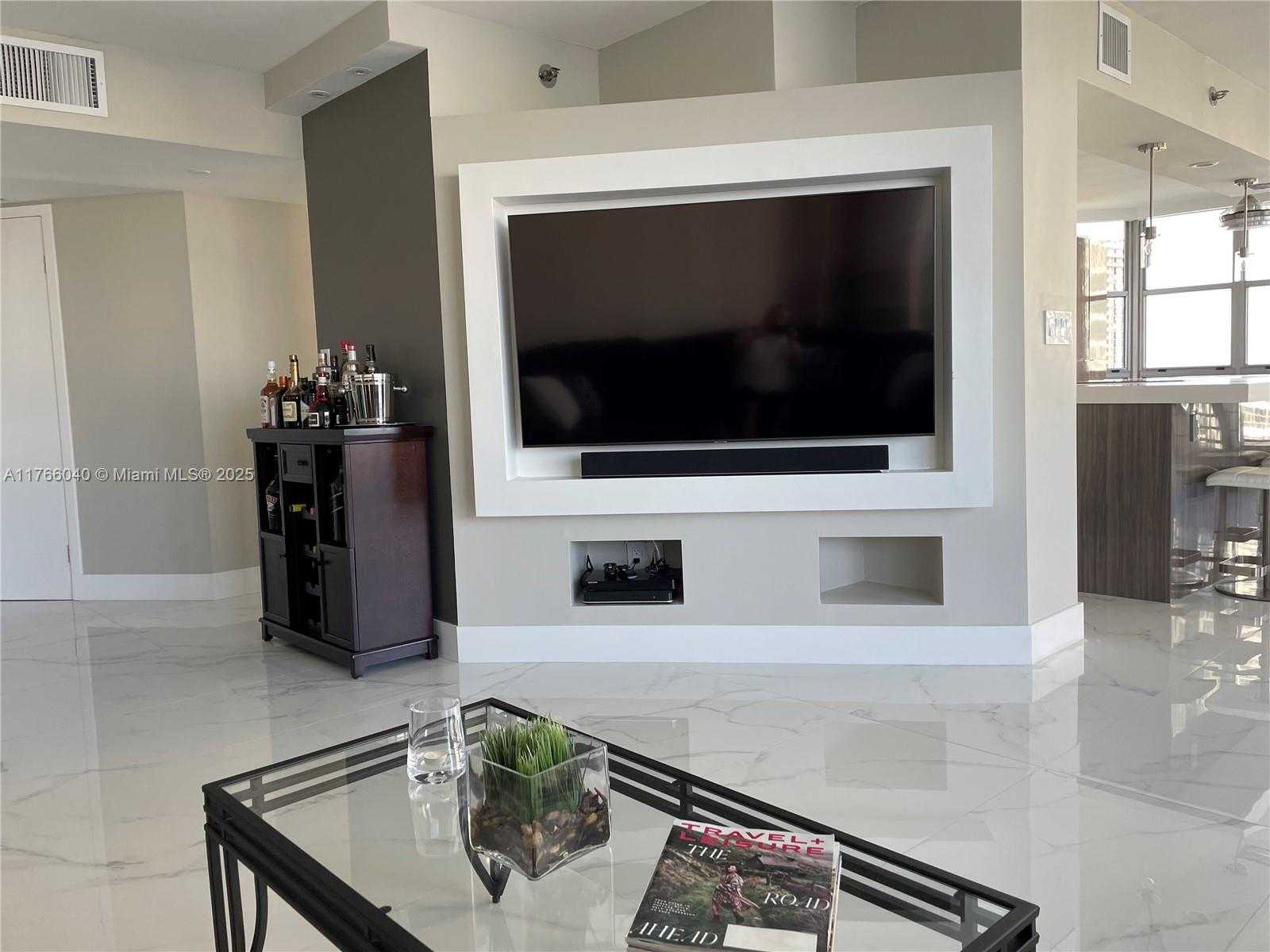 Small Image of 3600 MYSTIC POINTE DR #LPH13, Aventura Number 13