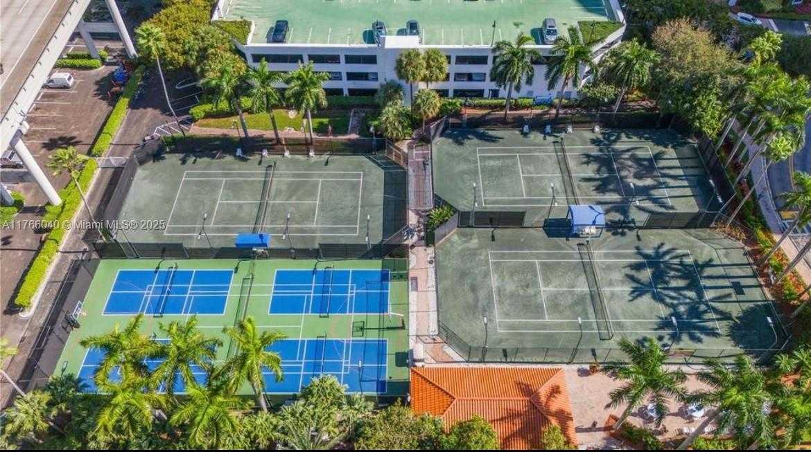 Small Image of 3600 MYSTIC POINTE DR #LPH13, Aventura Number 25