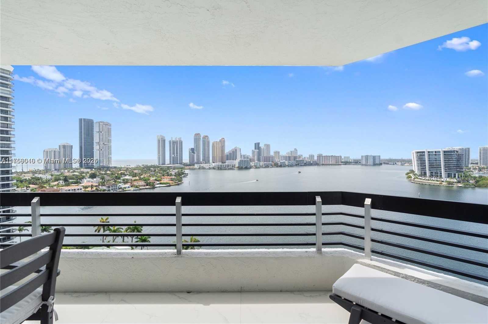 Small Image of 3600 MYSTIC POINTE DR #LPH13, Aventura Number 3