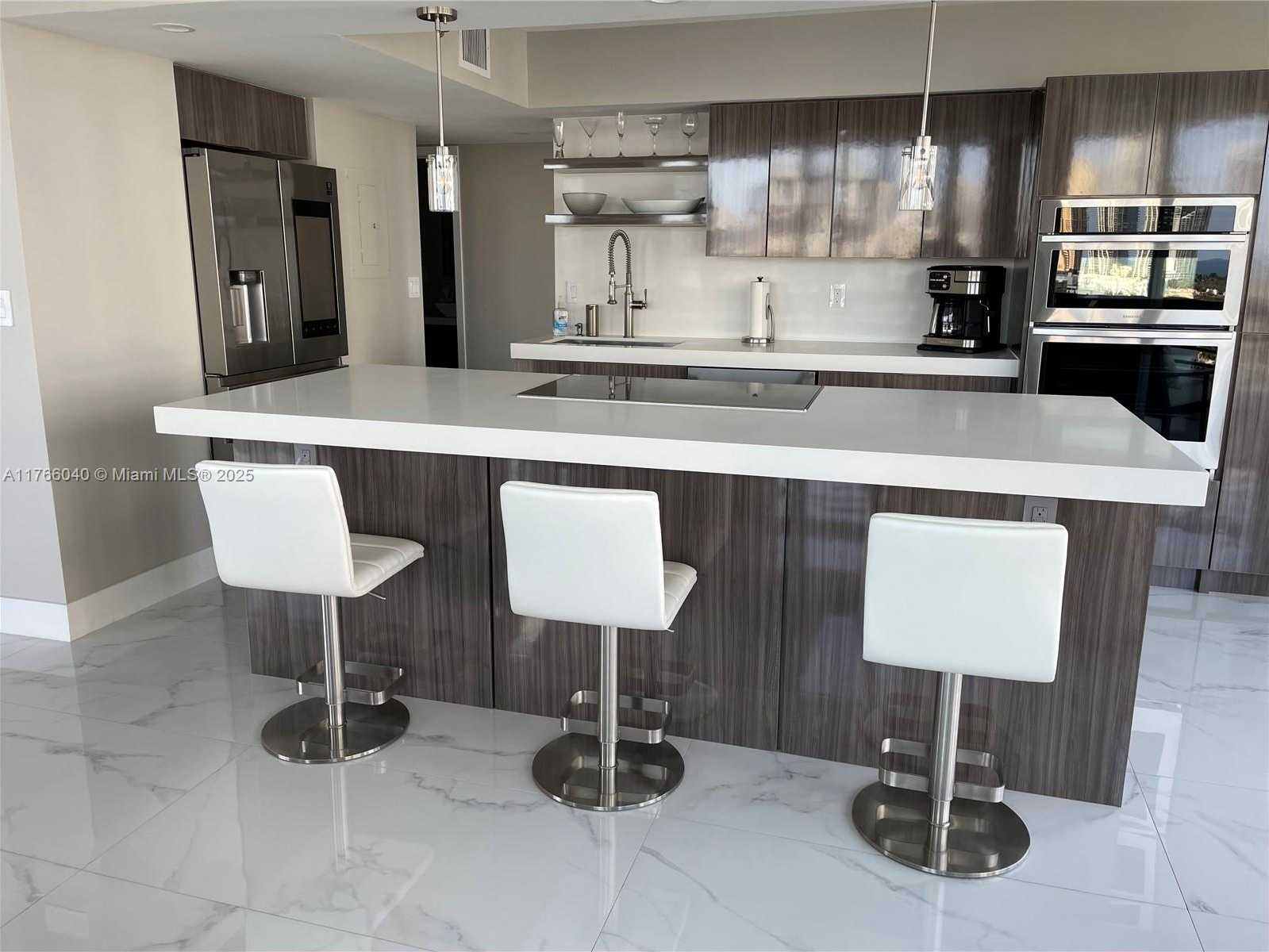Small Image of 3600 MYSTIC POINTE DR #LPH13, Aventura Number 6