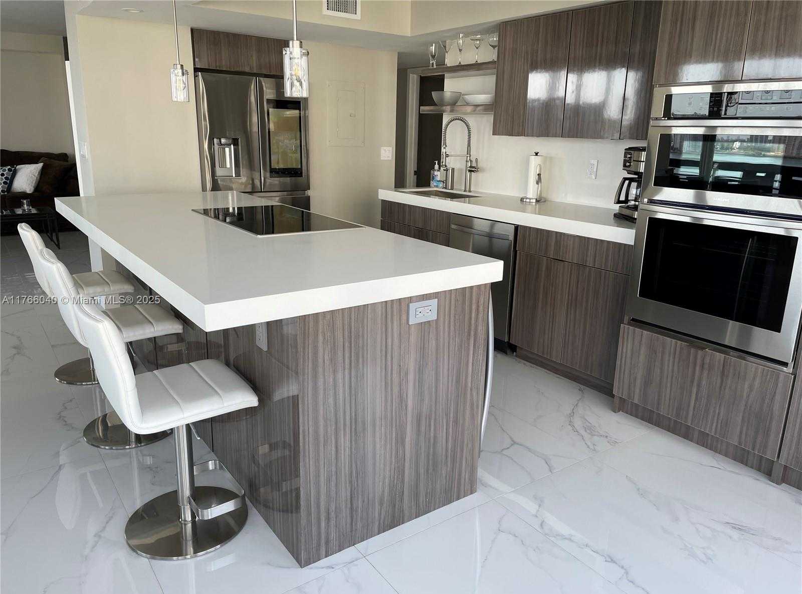 Small Image of 3600 MYSTIC POINTE DR #LPH13, Aventura Number 7