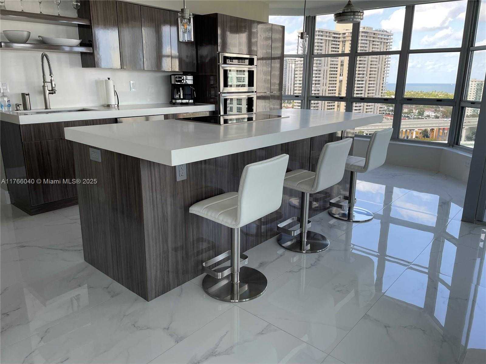Small Image of 3600 MYSTIC POINTE DR #LPH13, Aventura Number 8