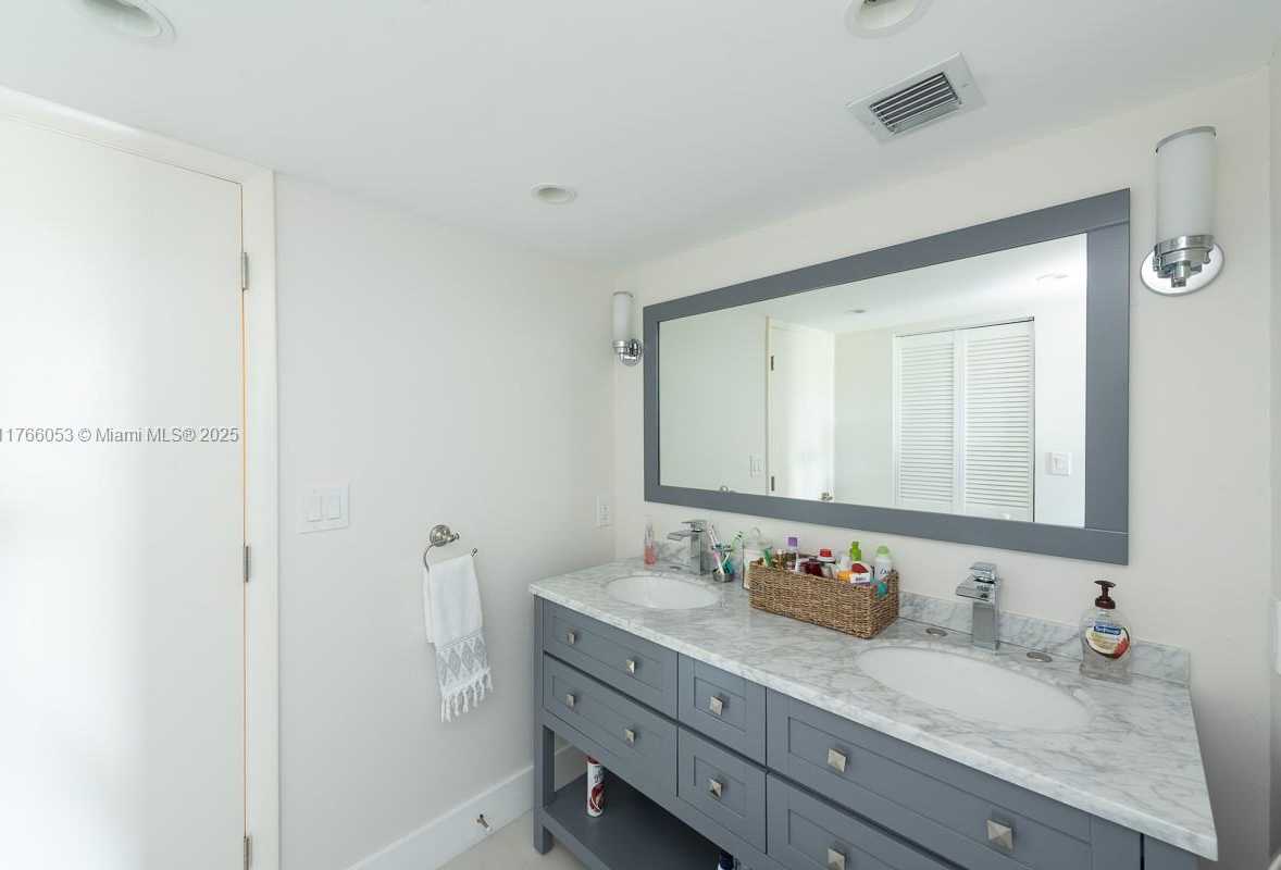 Small Image of 100 NORTH EAST BAYVIEW DR #226, Sunny Isles Beach Number 14