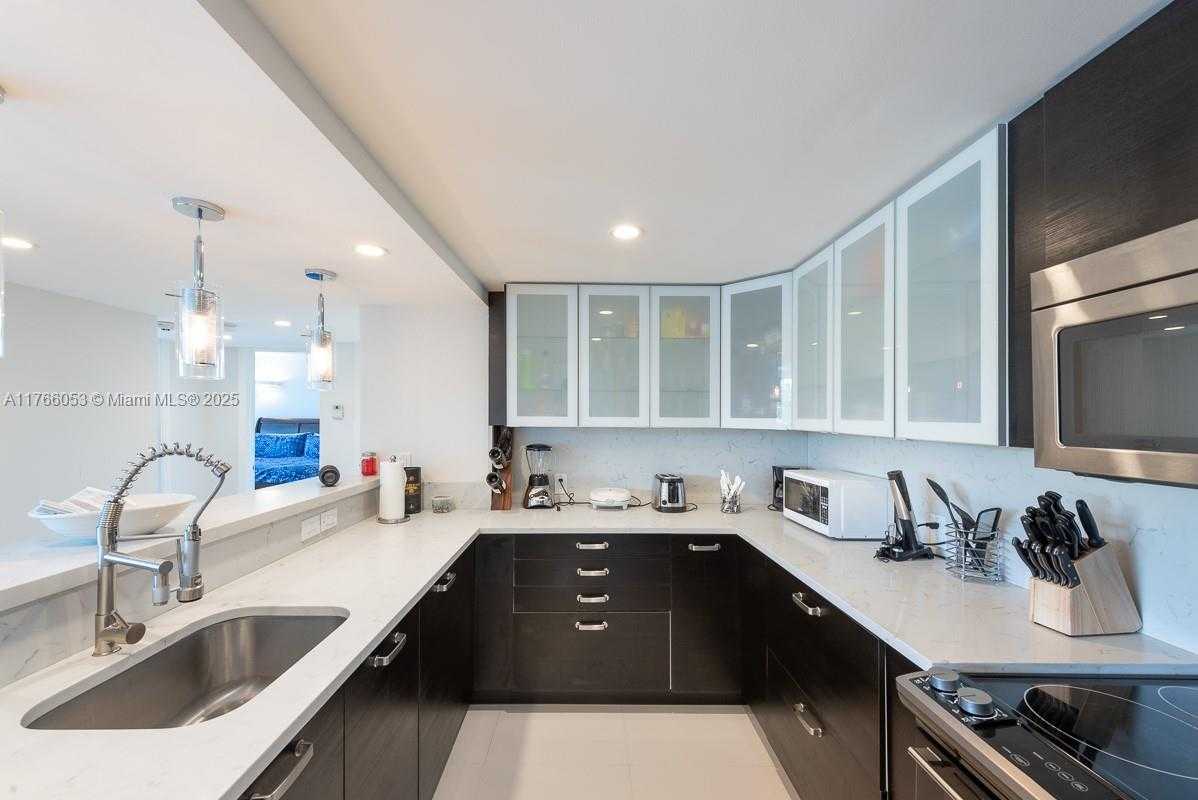 Small Image of 100 NORTH EAST BAYVIEW DR #226, Sunny Isles Beach Number 6