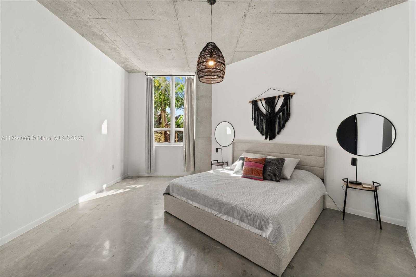 Small Image of 2001 Biscayne Blvd, Miami, FL 33137, USA Number 10