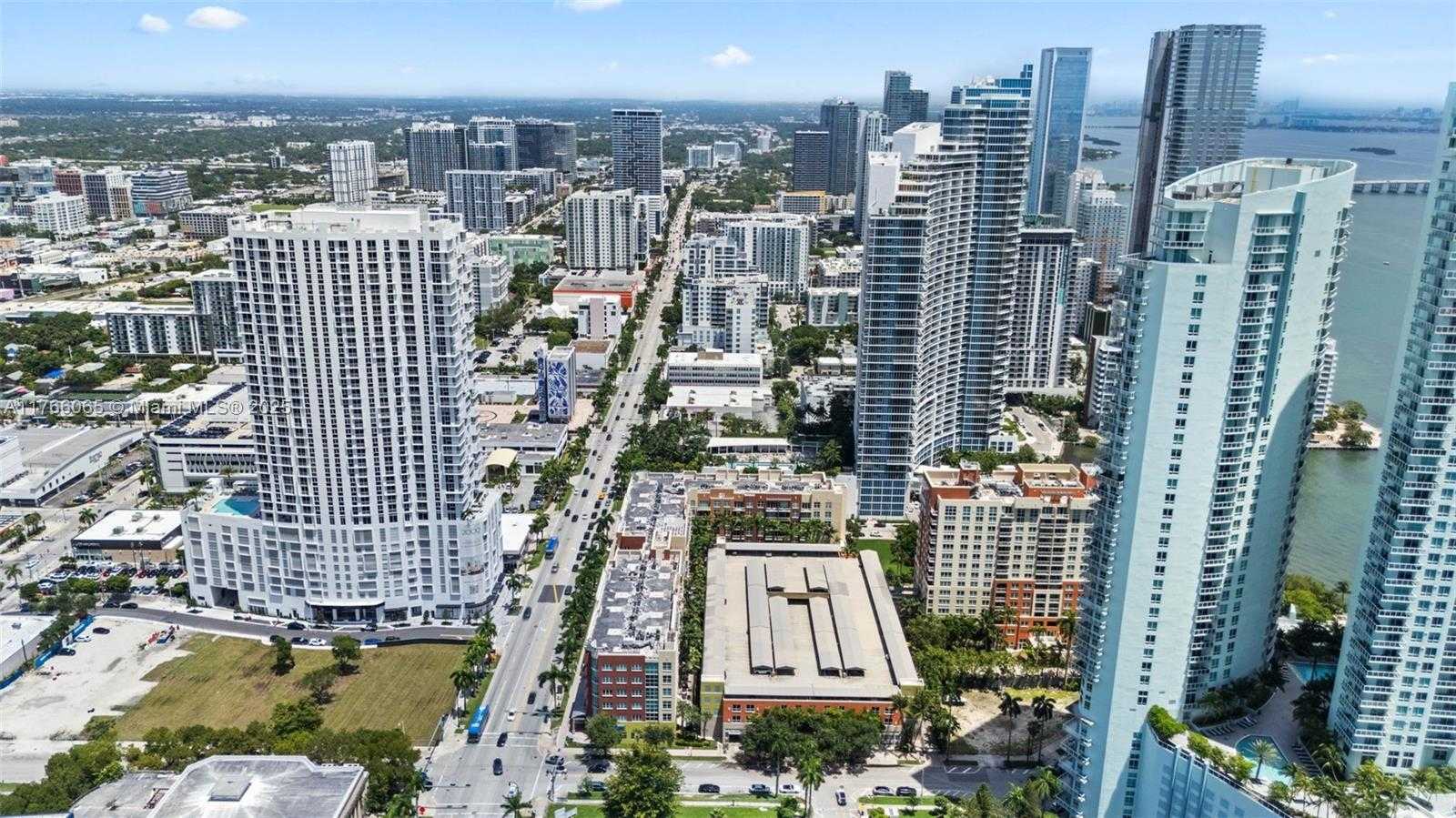 Small Image of 2001 Biscayne Blvd, Miami, FL 33137, USA Number 21