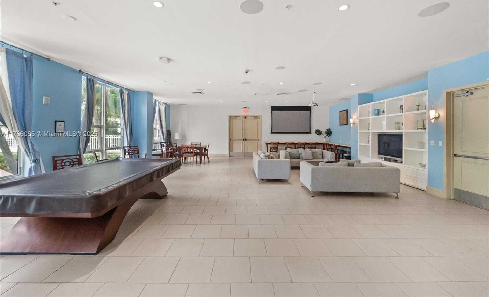 Small Image of 2001 Biscayne Blvd, Miami, FL 33137, USA Number 26