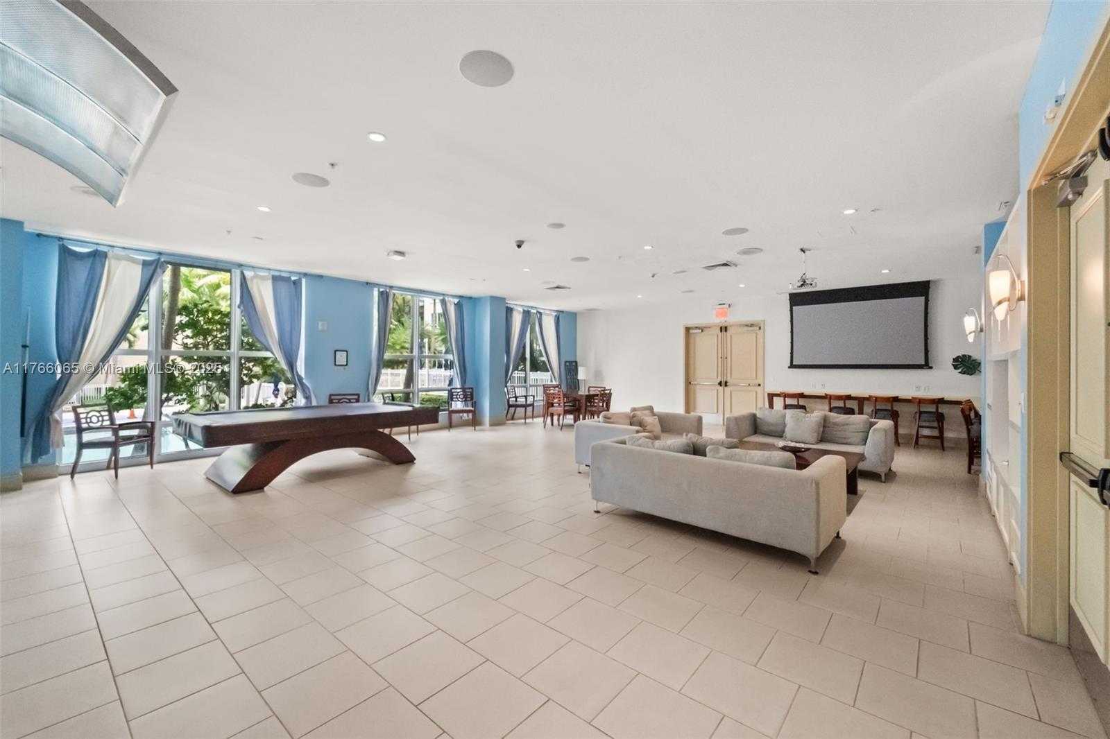Small Image of 2001 Biscayne Blvd, Miami, FL 33137, USA Number 28