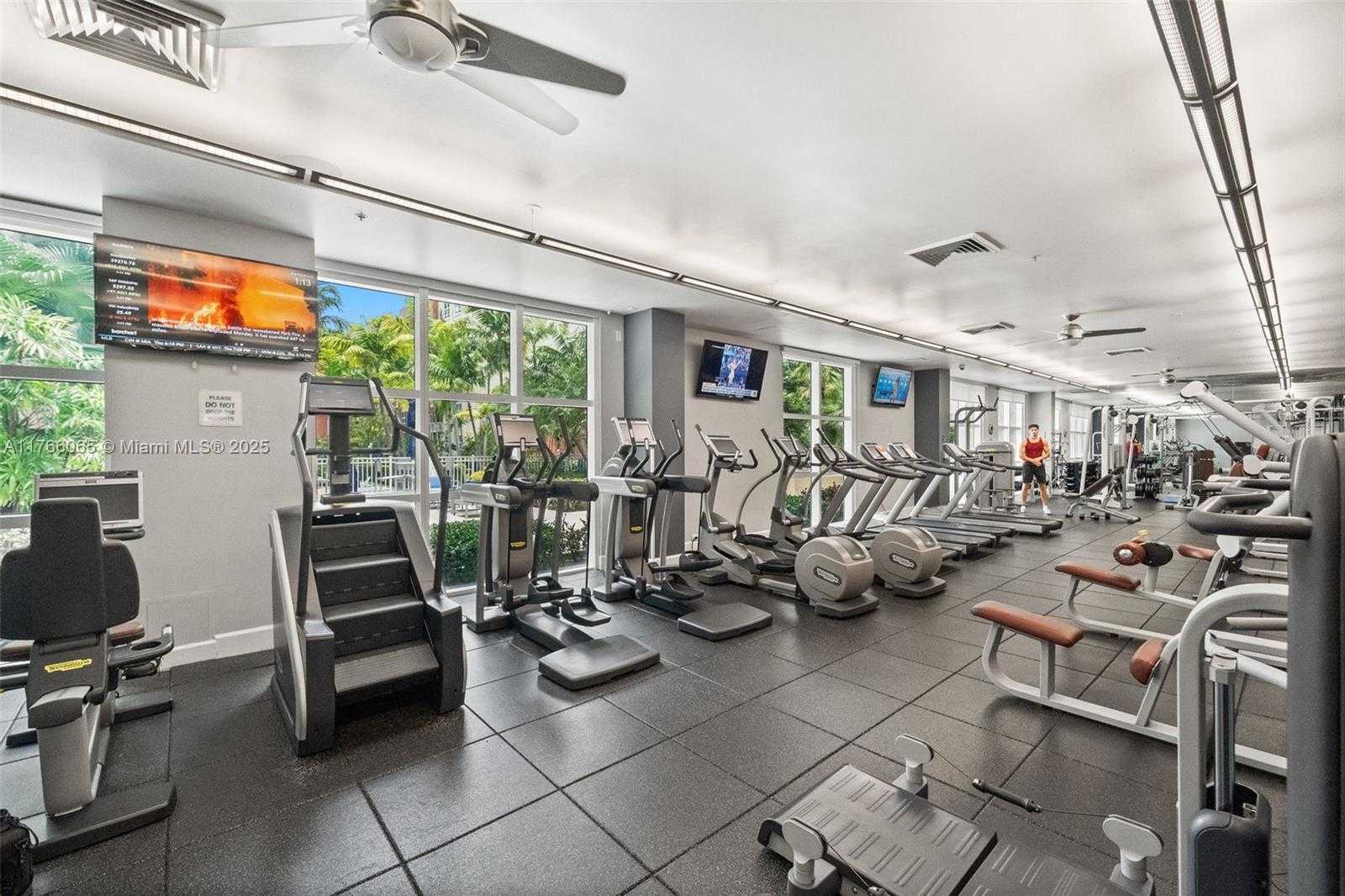 Small Image of 2001 Biscayne Blvd, Miami, FL 33137, USA Number 29
