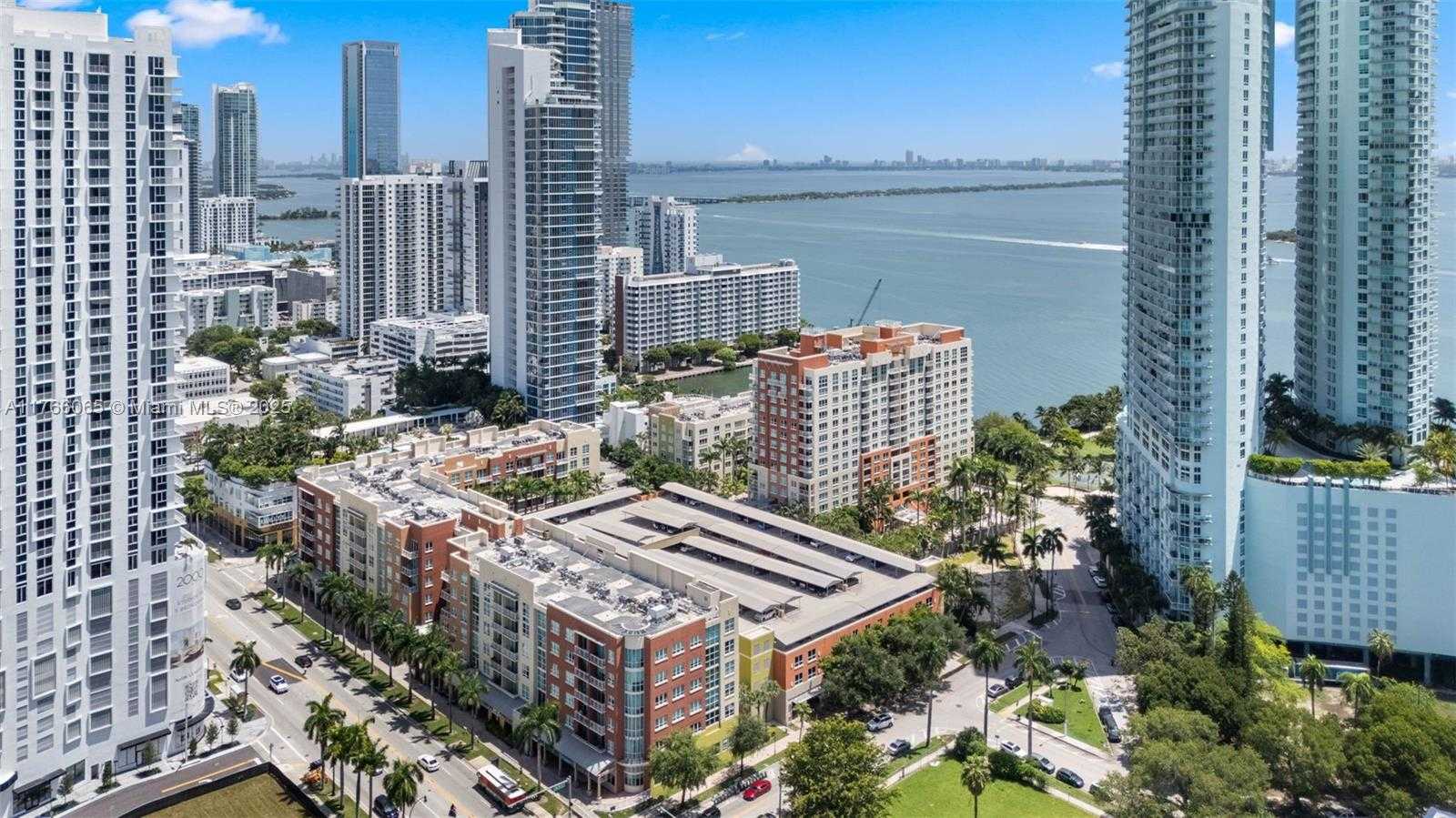 Small Image of 2001 Biscayne Blvd, Miami, FL 33137, USA Number 31