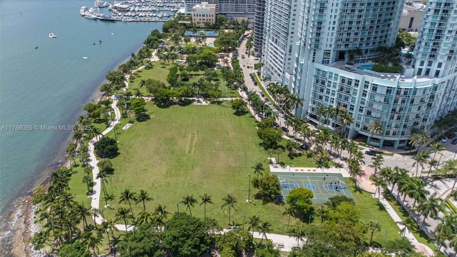 Small Image of 2001 Biscayne Blvd, Miami, FL 33137, USA Number 33
