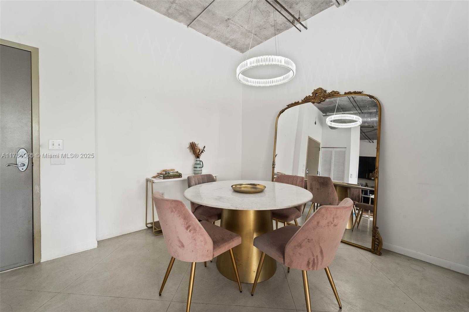 Small Image of 2001 Biscayne Blvd, Miami, FL 33137, USA Number 7