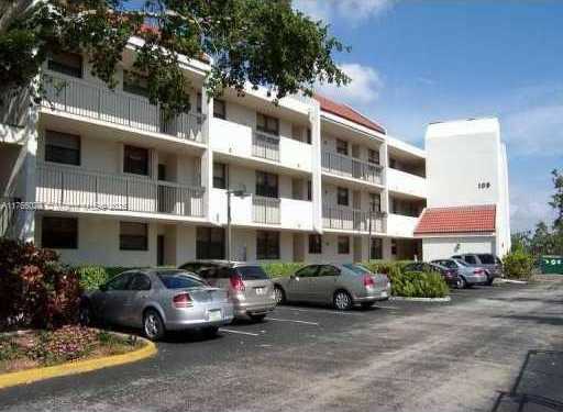 Small Image of 109 LAKE EMERALD DR #304, Oakland Park Number 3