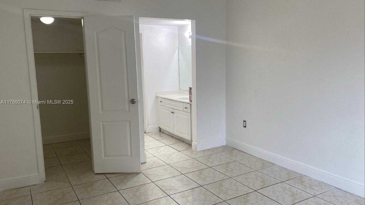 Small Image of 5102 NORTH WEST 79TH AVE #304, Doral Number 4
