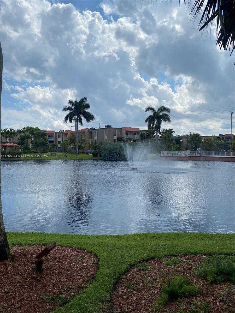 Small Image of 5102 NORTH WEST 79TH AVE #304, Doral Number 7