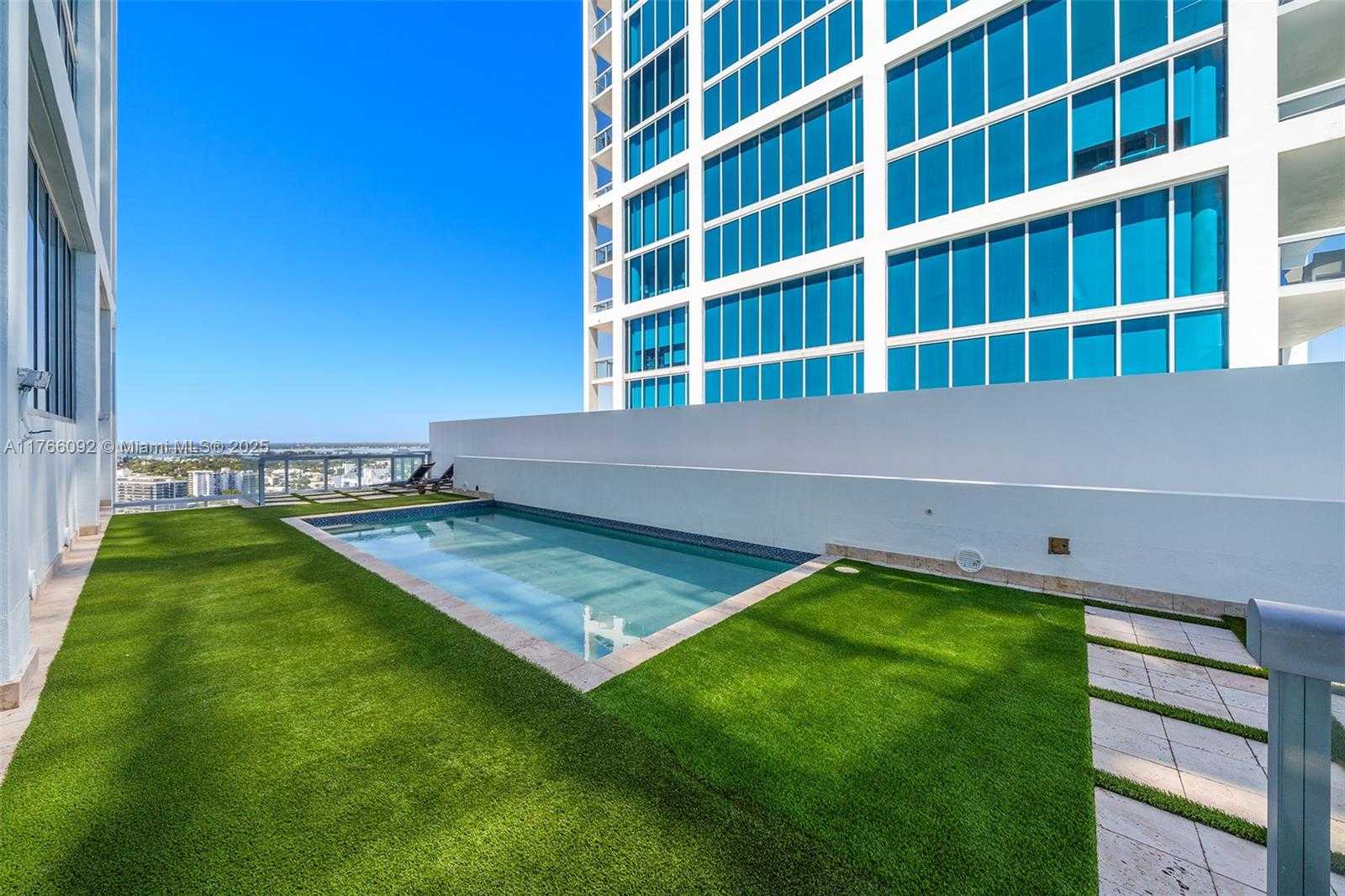 Small Image of 6899 COLLINS AVE #2307/10, Miami Beach Number 21