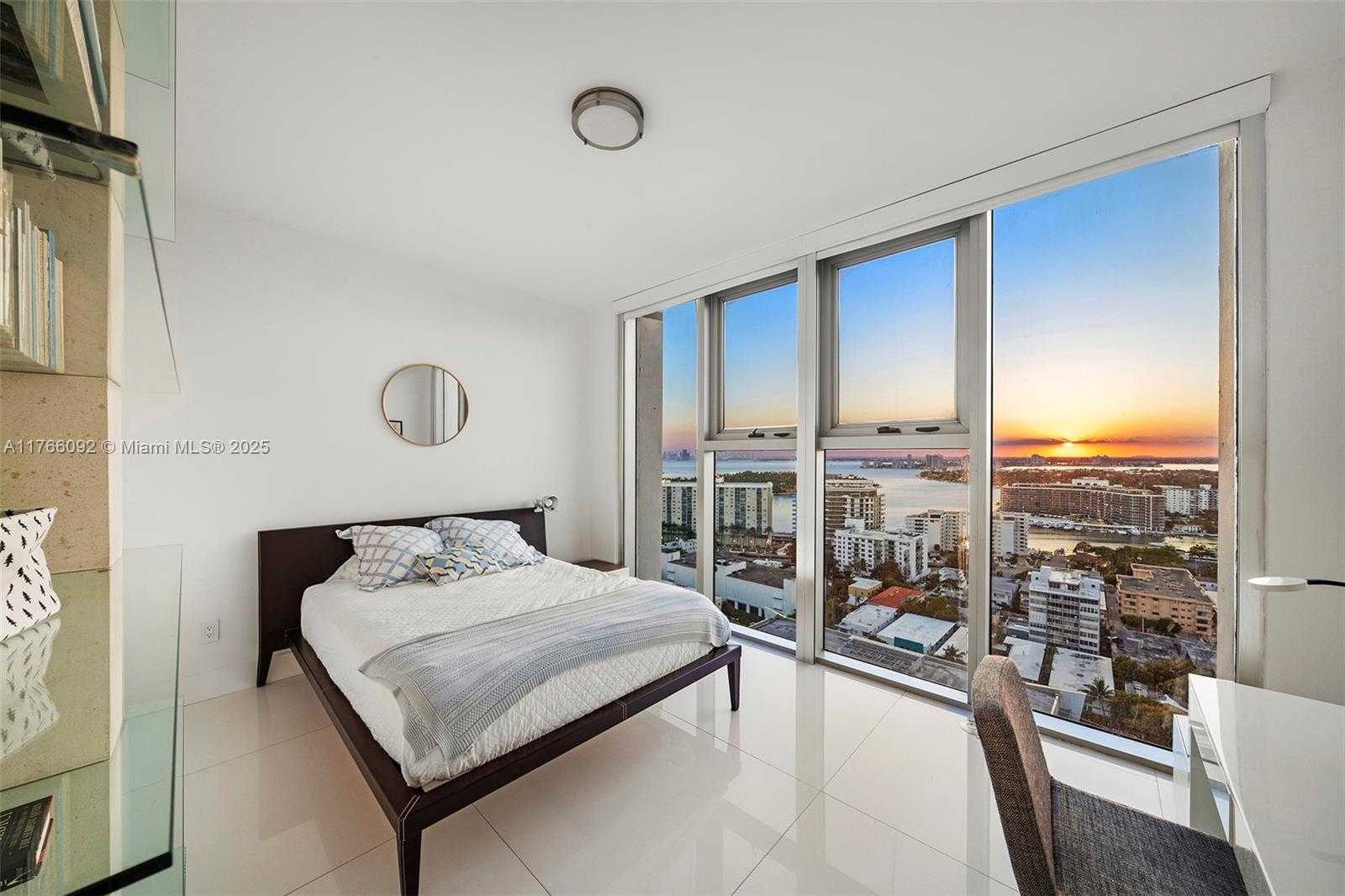 Small Image of 6899 COLLINS AVE #2307/10, Miami Beach Number 31
