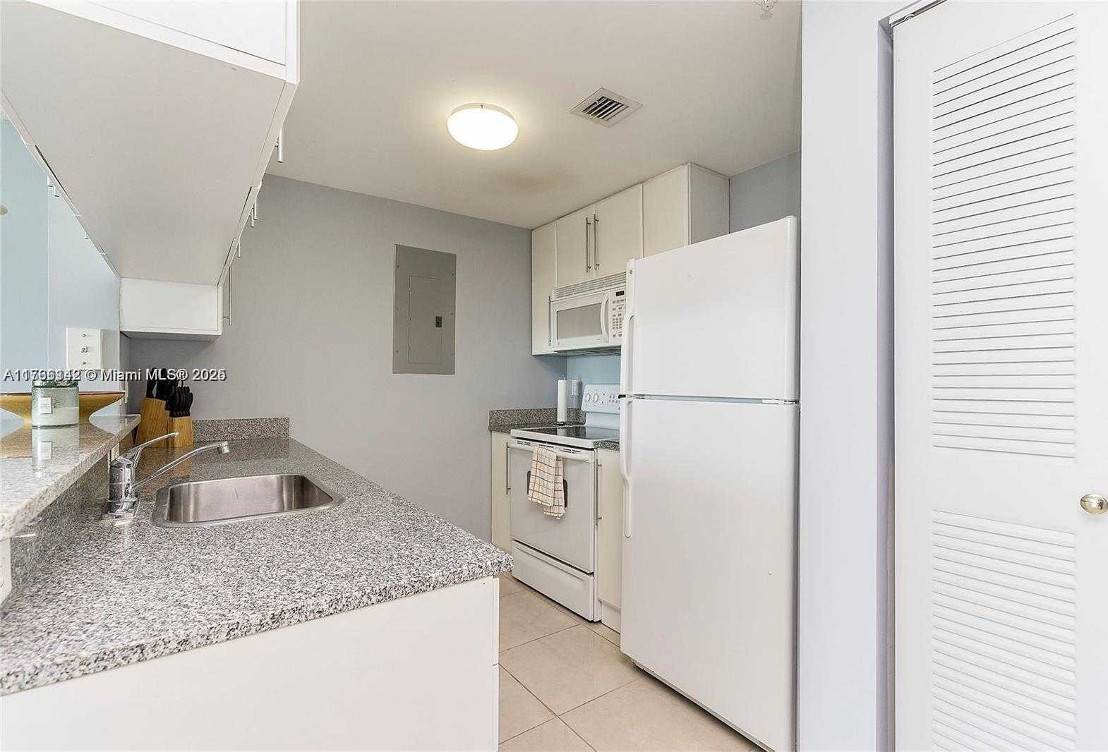 Small Image of 275 NORTH EAST 18TH ST #1103, Miami Number 4