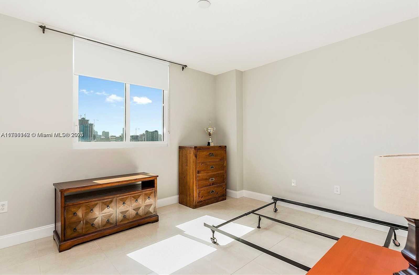 Small Image of 275 NORTH EAST 18TH ST #1103, Miami Number 7