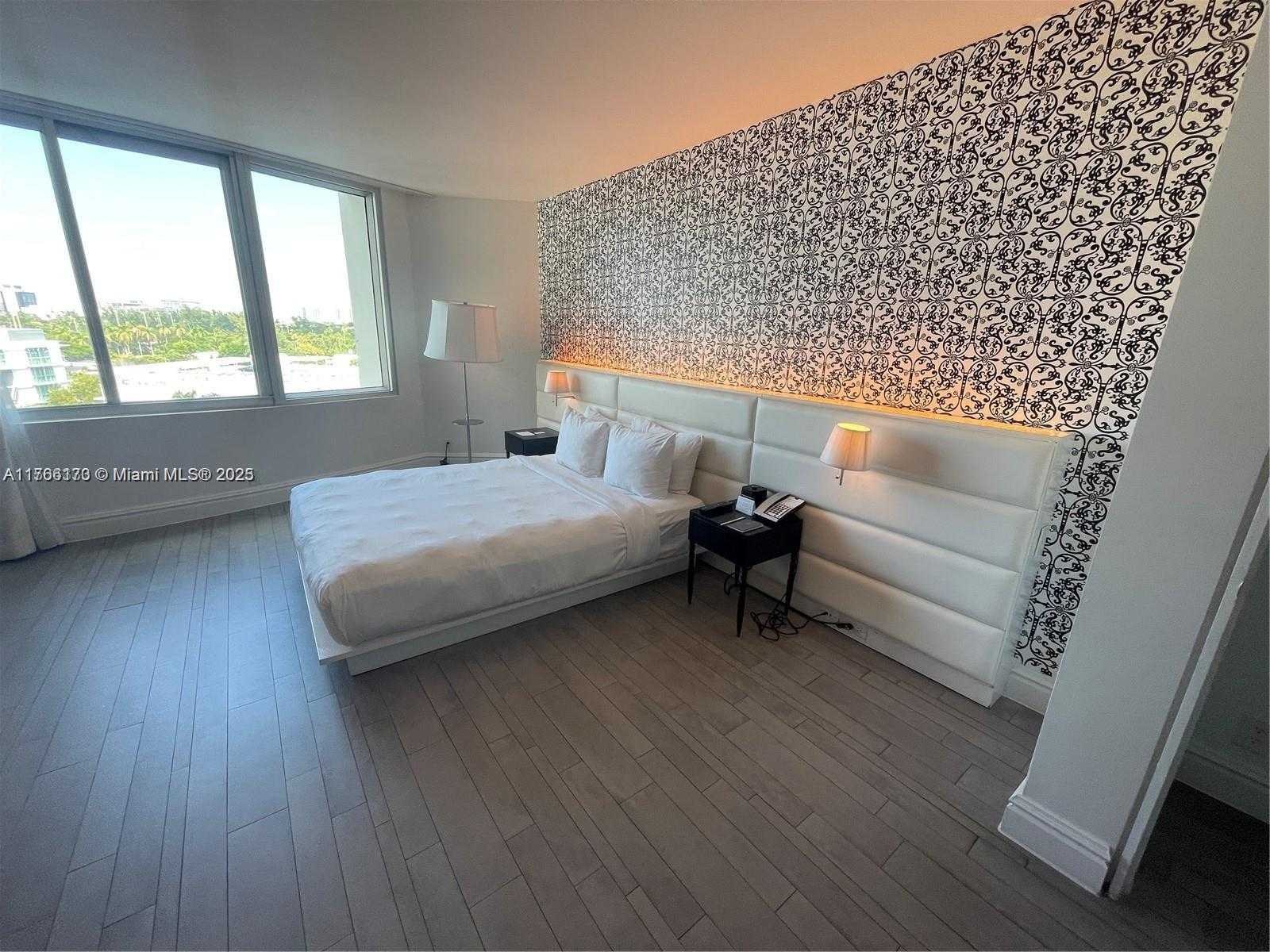 Small Image of 1100 WEST AVE #807, Miami Beach Number 2