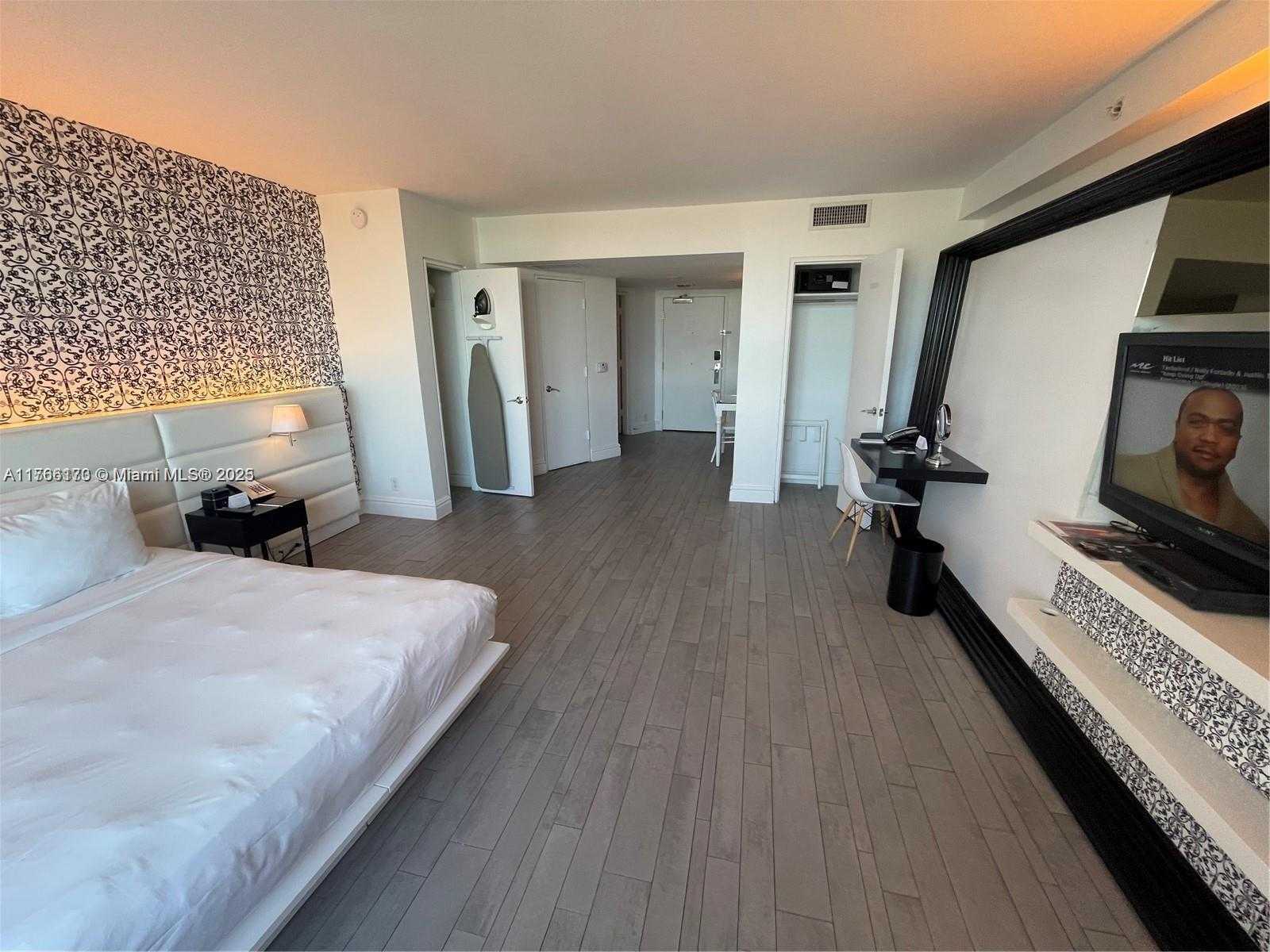 Small Image of 1100 WEST AVE #807, Miami Beach Number 5