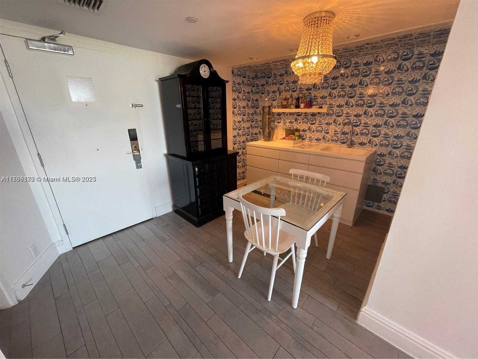 Small Image of 1100 WEST AVE #807, Miami Beach Number 6