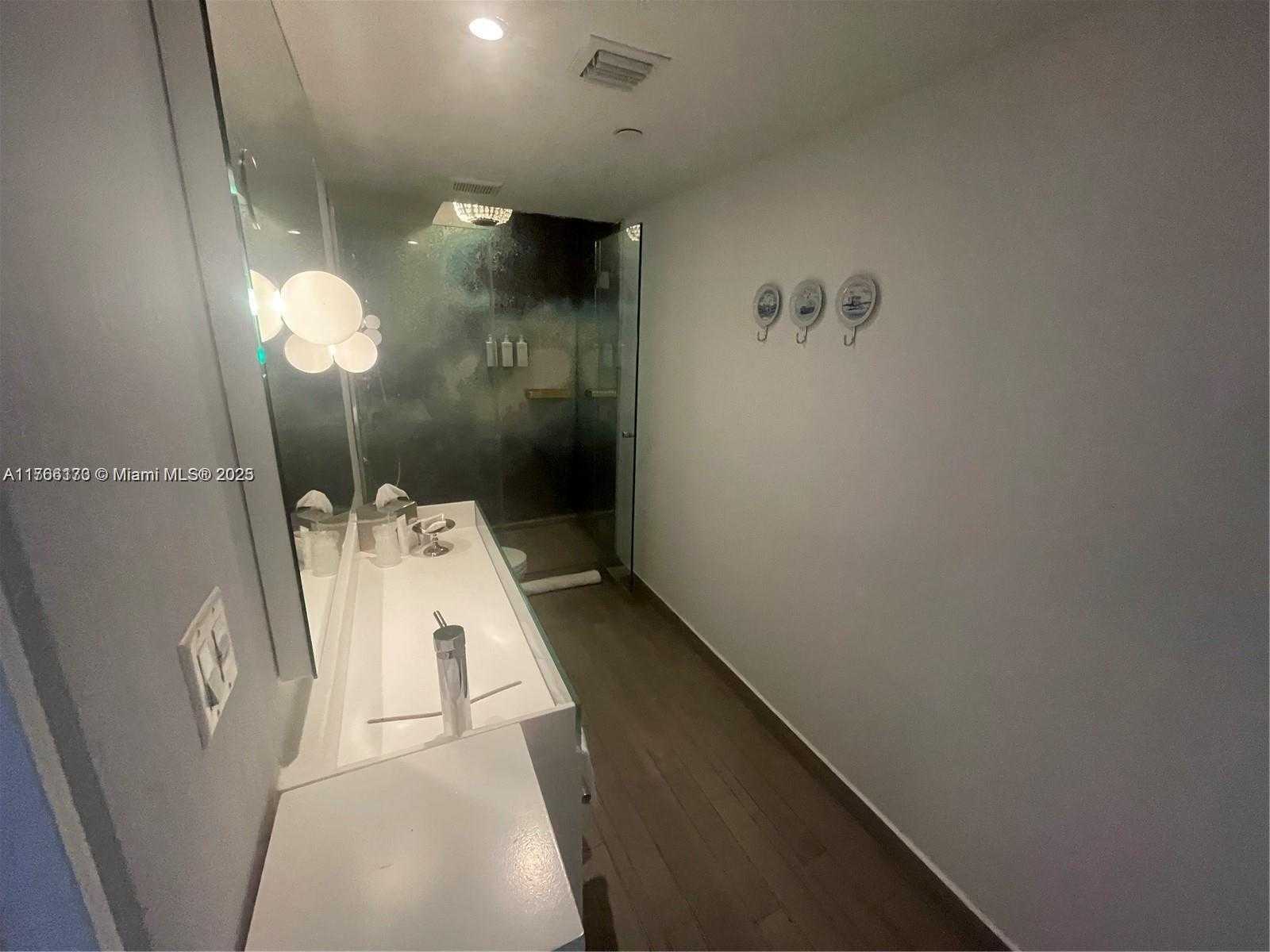 Small Image of 1100 WEST AVE #807, Miami Beach Number 7