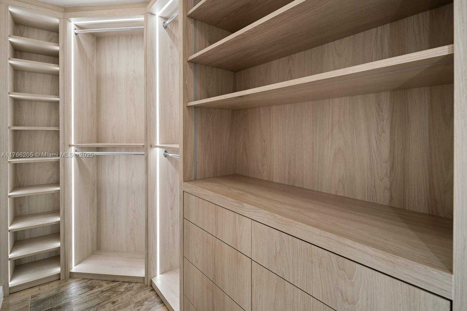 Small Image of 650 NORTH EAST 32ND ST #3701, Miami Number 17