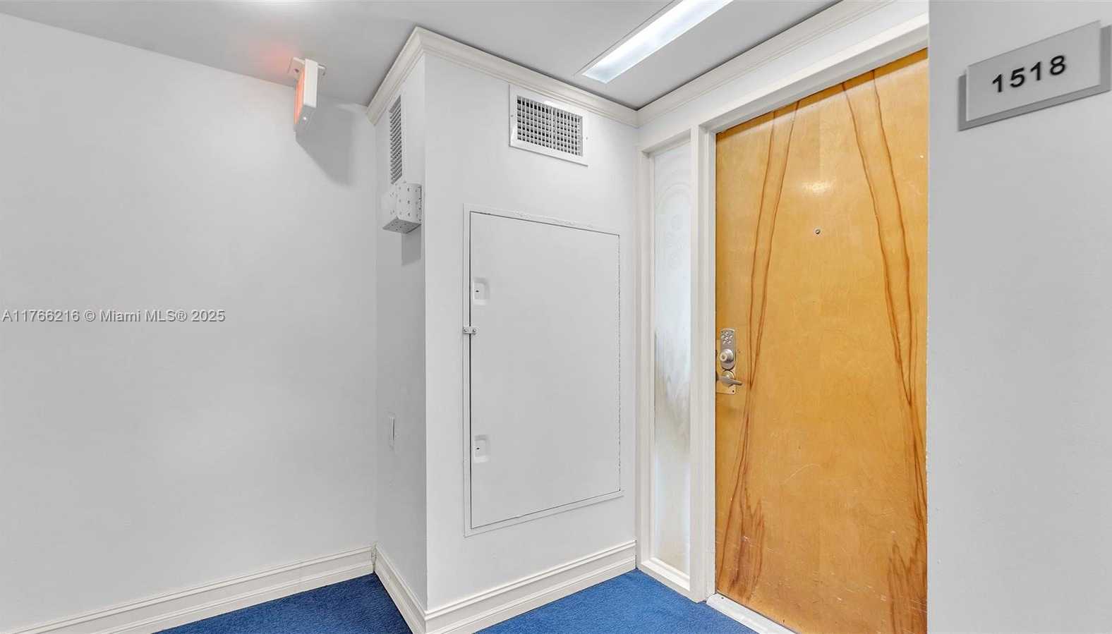 Small Image of 7601 EAST TREASURE DR #1518, North Bay Village Number 38