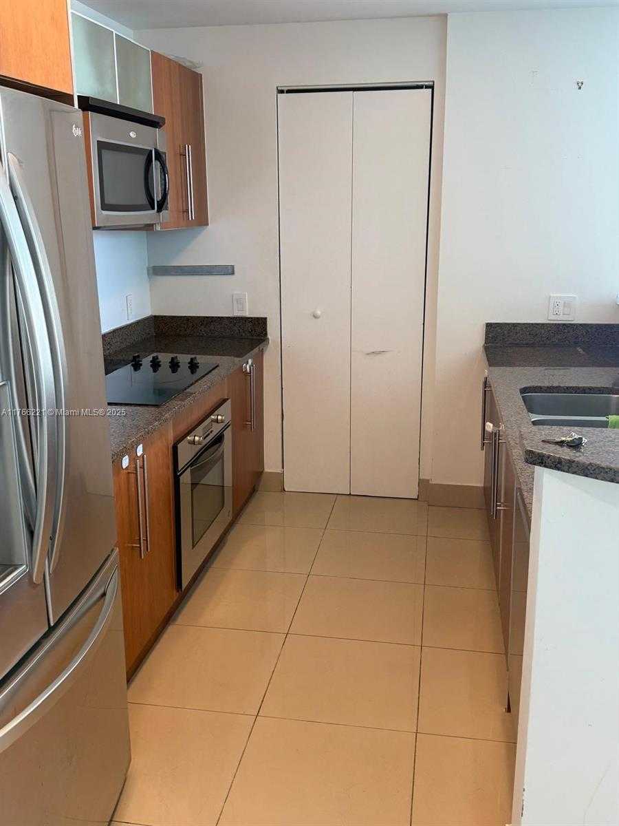 Small Image of 300 SOUTH BISCAYNE BLVD #3716, Miami Number 12