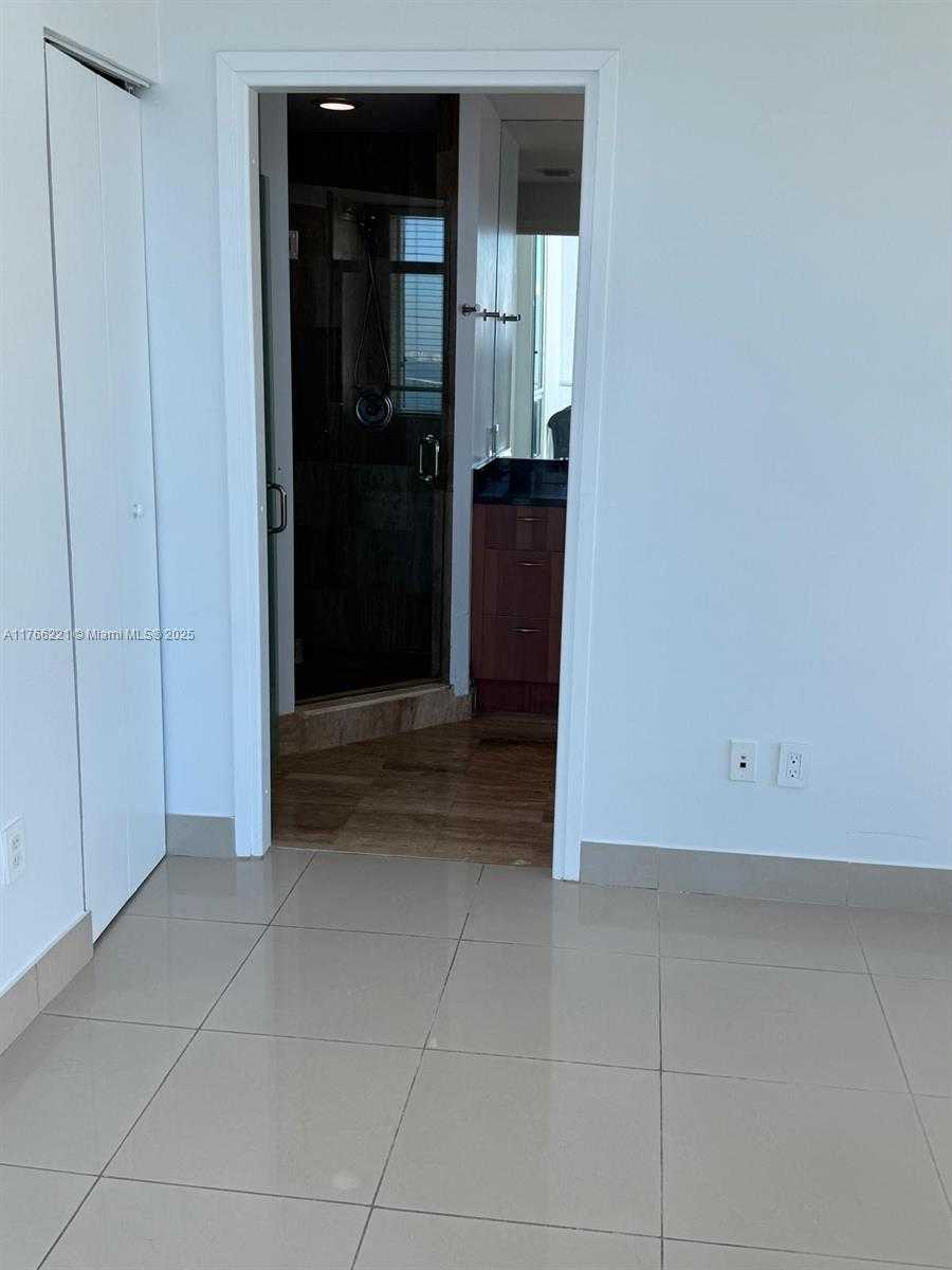 Small Image of 300 SOUTH BISCAYNE BLVD #3716, Miami Number 15