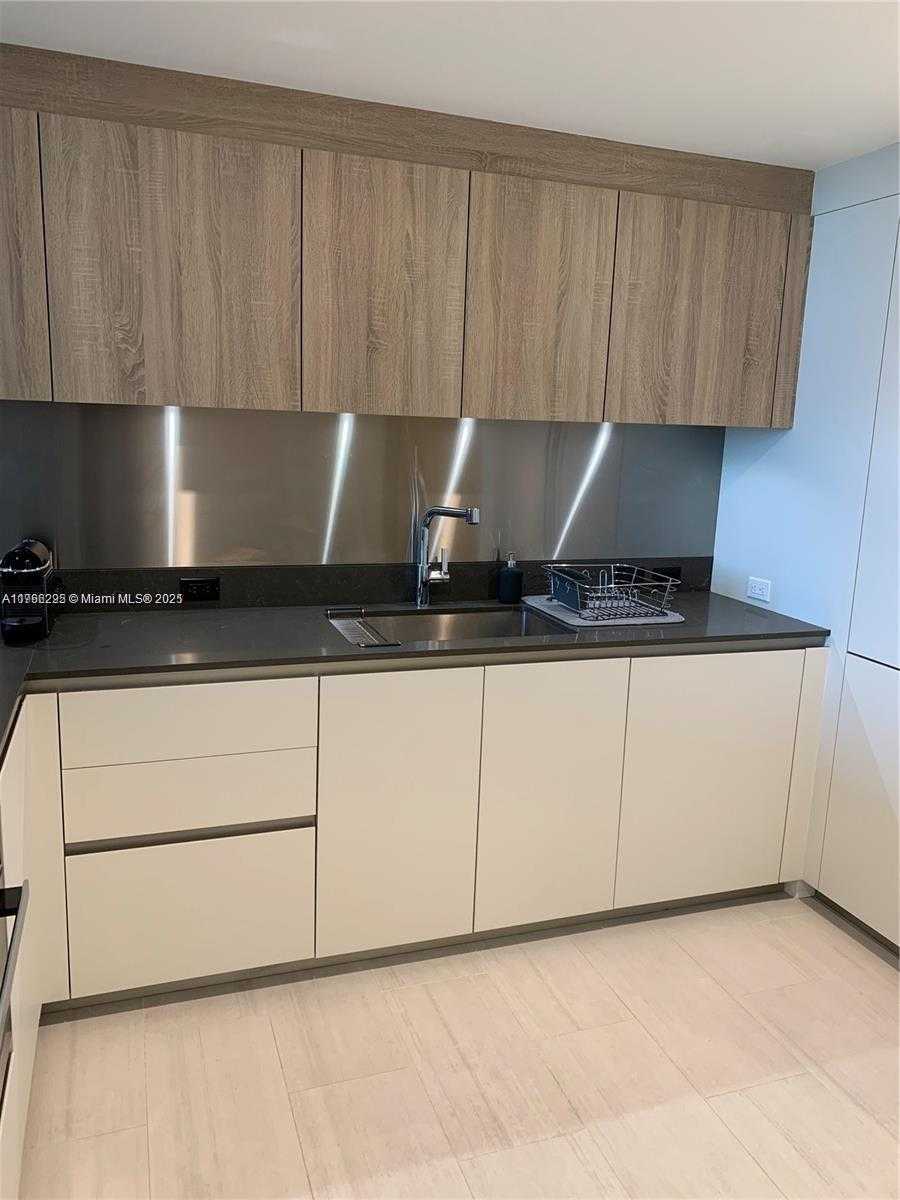 Small Image of 1000 BRICKELL PLZ #3404, Miami Number 11