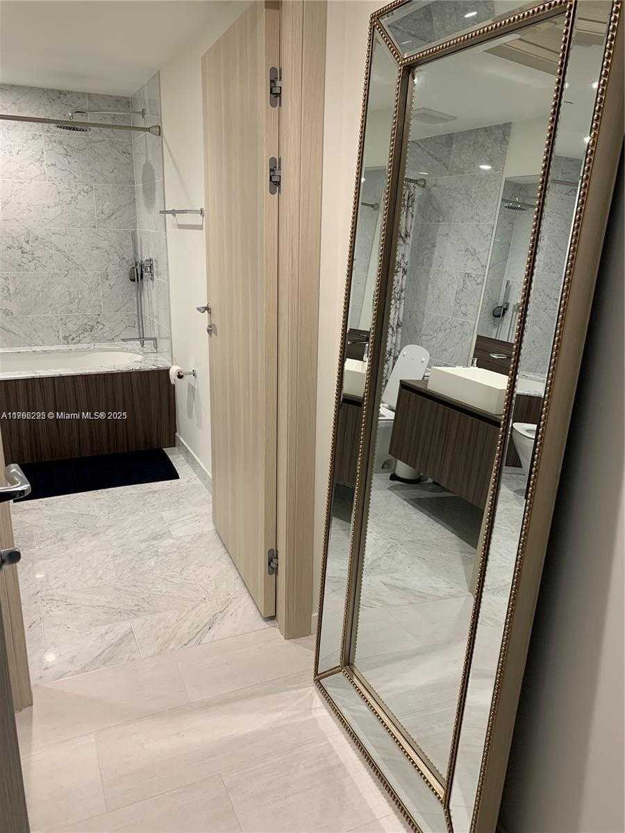 Small Image of 1000 BRICKELL PLZ #3404, Miami Number 18