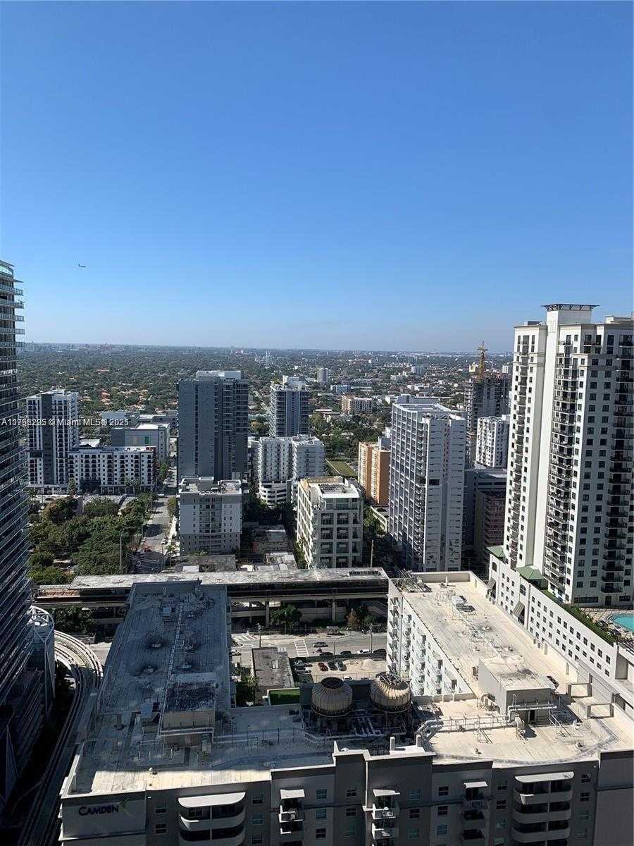 Small Image of 1000 BRICKELL PLZ #3404, Miami Number 4