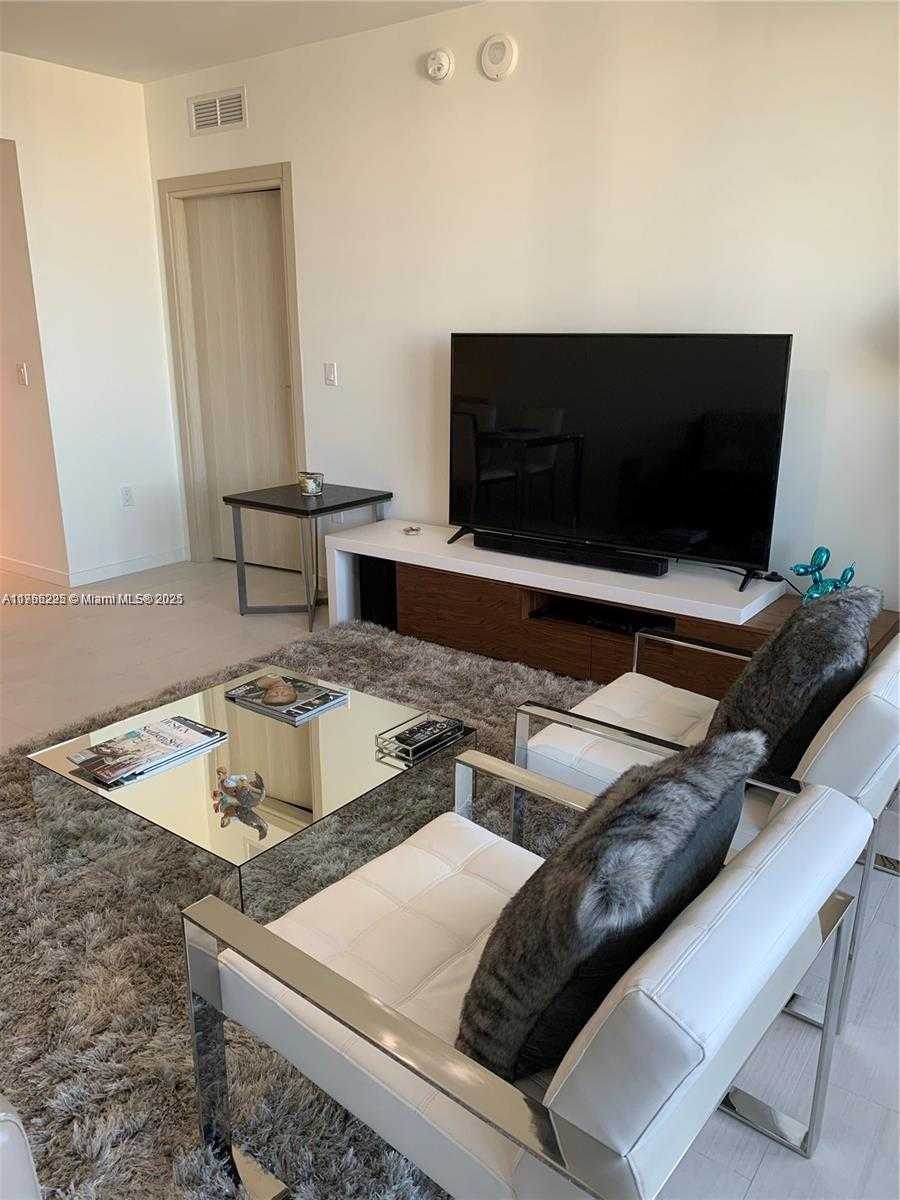 Small Image of 1000 BRICKELL PLZ #3404, Miami Number 6