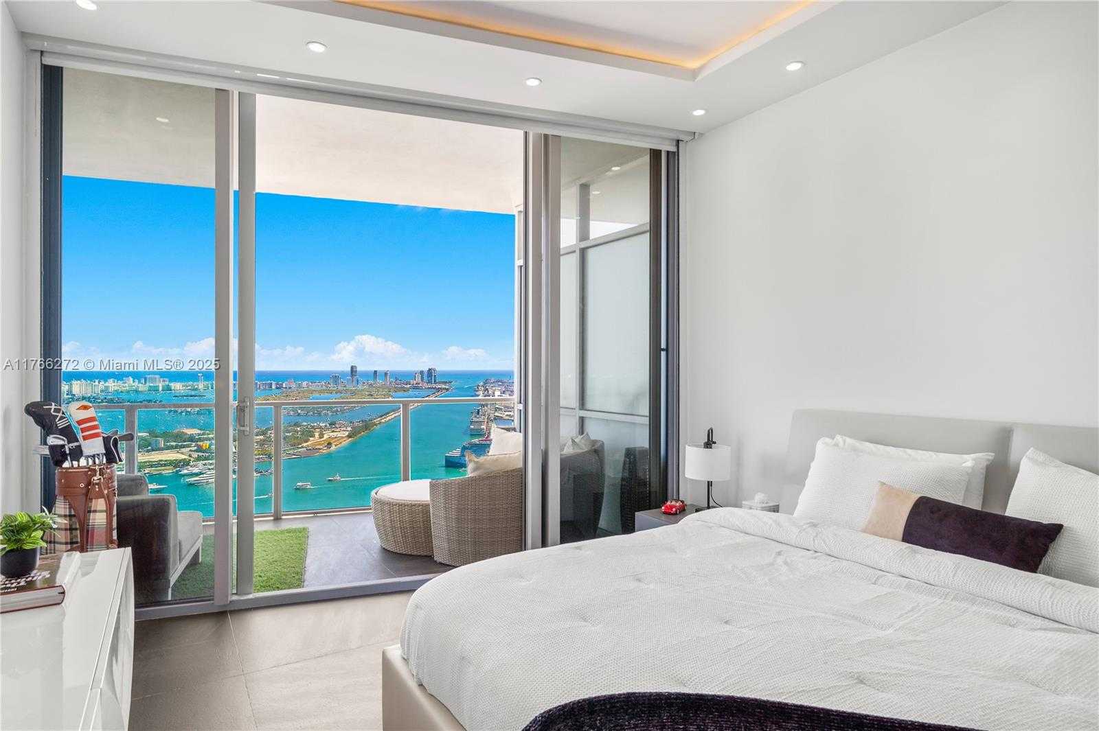 Small Image of 1100 BISCAYNE BLVD #5303, Miami Number 15