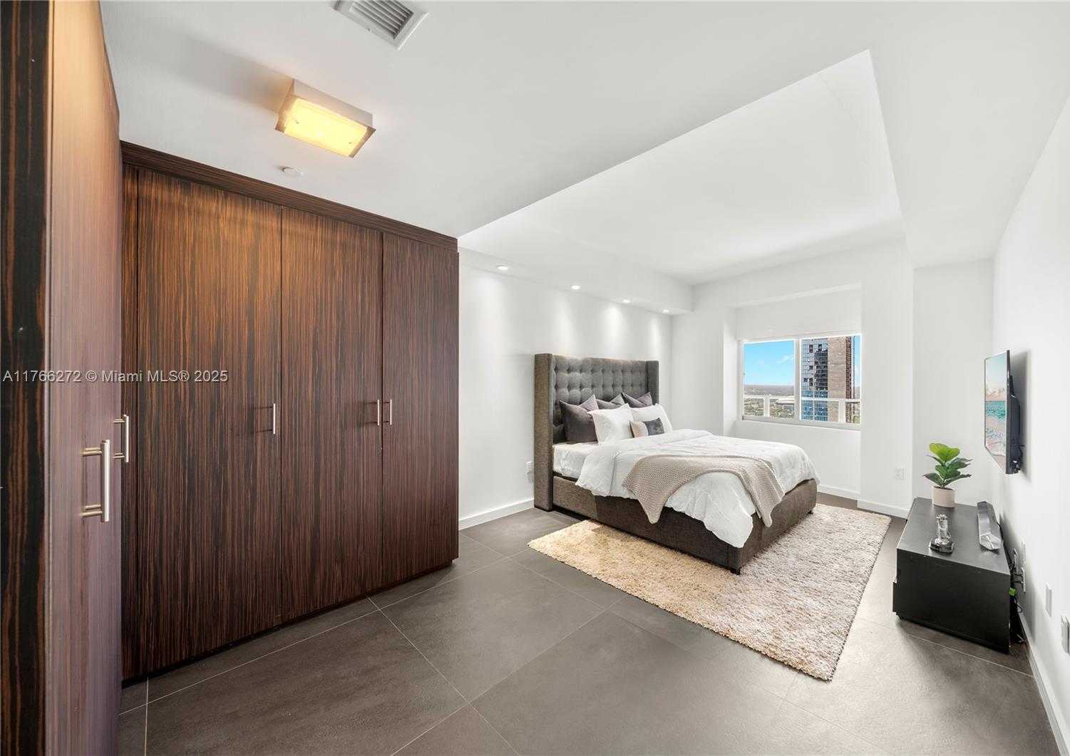 Small Image of 1100 BISCAYNE BLVD #5303, Miami Number 22
