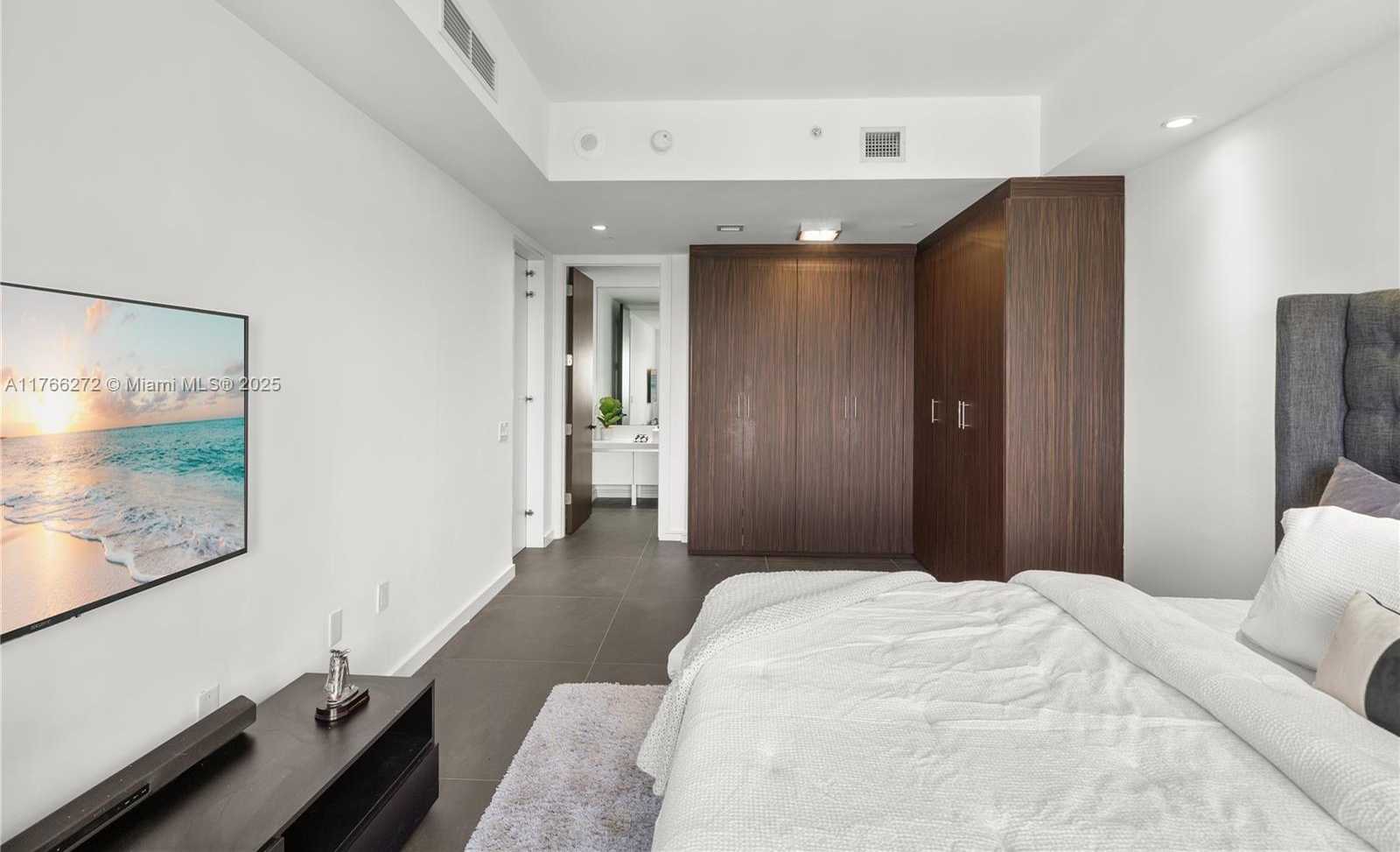 Small Image of 1100 BISCAYNE BLVD #5303, Miami Number 24