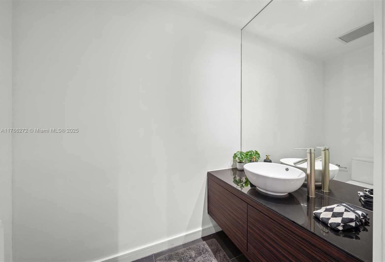 Small Image of 1100 BISCAYNE BLVD #5303, Miami Number 26