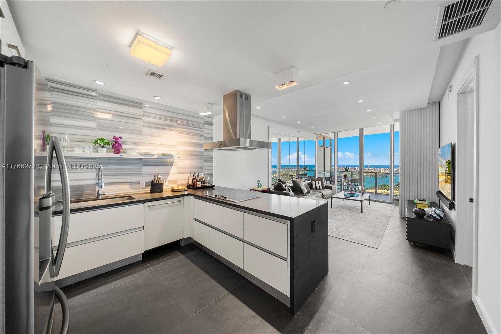 Small Image of 1100 BISCAYNE BLVD #5303, Miami Number 4