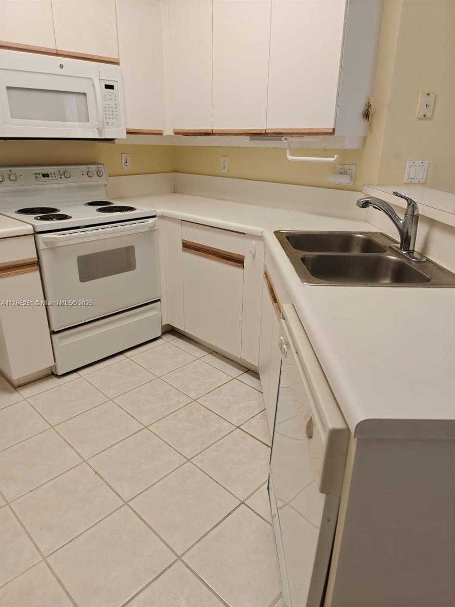 Small Image of 10311 SOUTH WEST 18TH ST #10311, Miramar Number 15