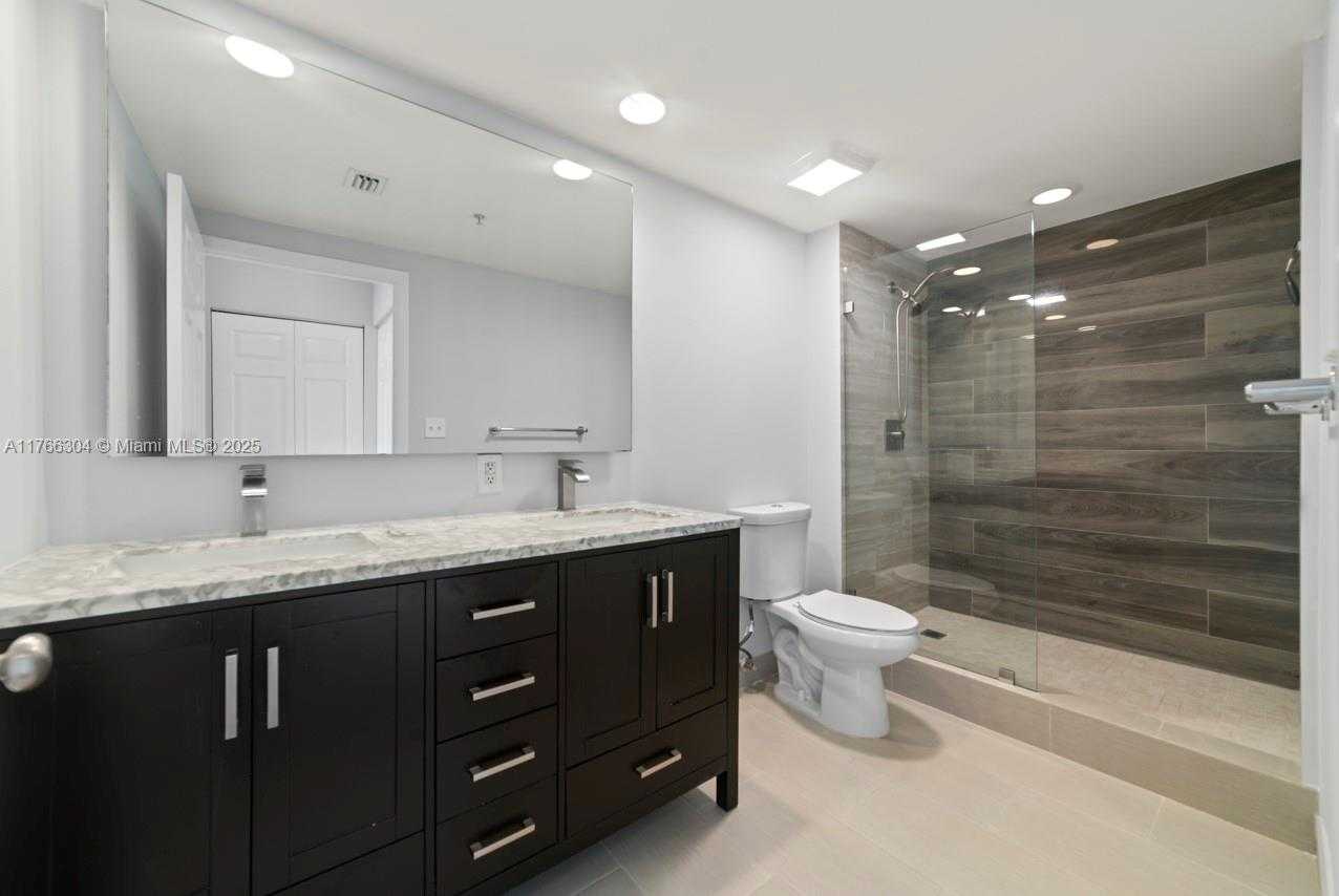 Small Image of 2000 NORTH BAYSHORE DRIVE #527, Miami Number 20