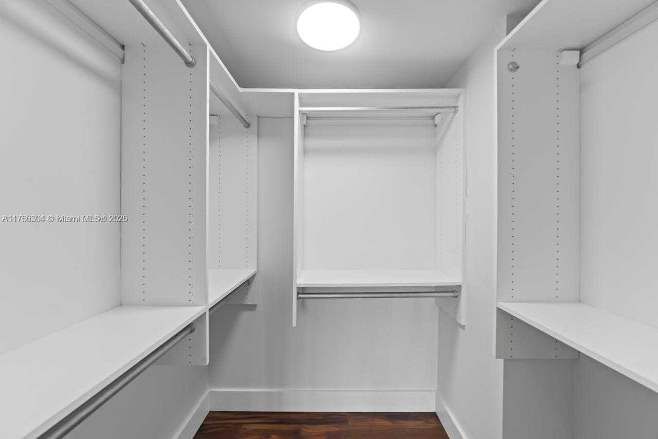 Small Image of 2000 NORTH BAYSHORE DRIVE #527, Miami Number 21