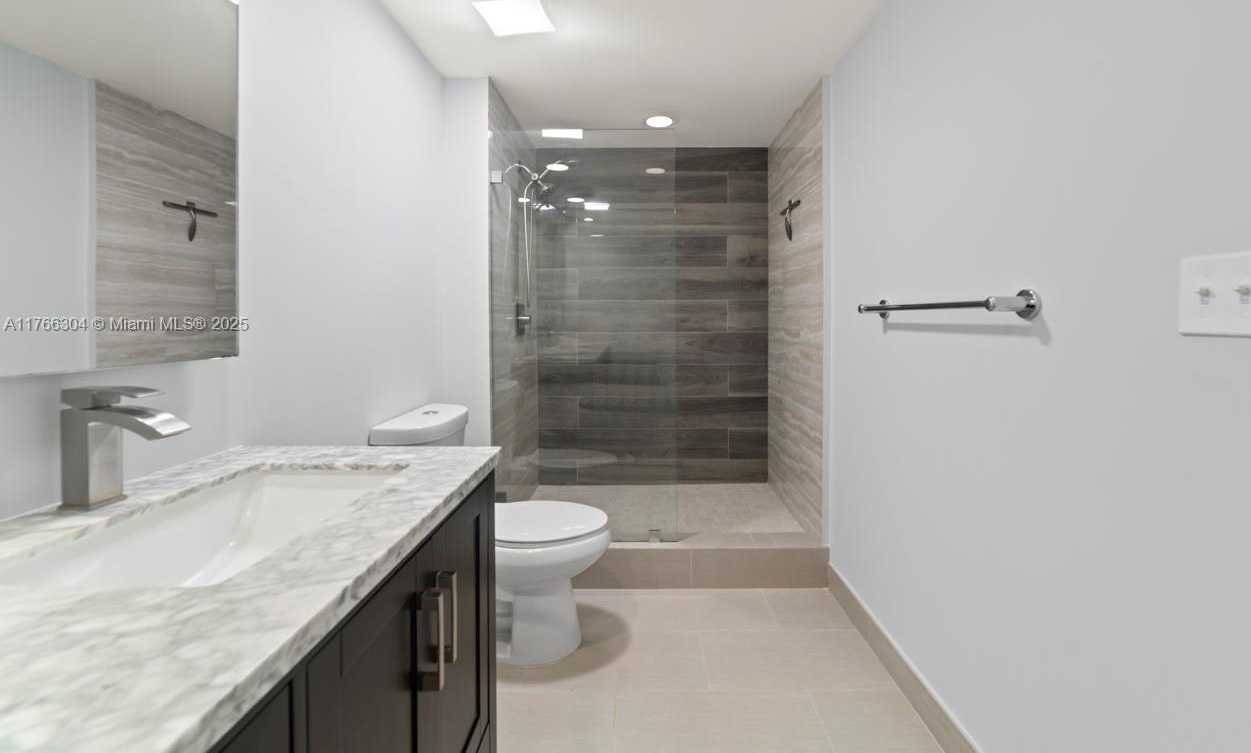 Small Image of 2000 NORTH BAYSHORE DRIVE #527, Miami Number 22