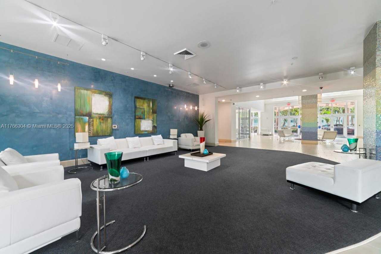 Small Image of 2000 NORTH BAYSHORE DRIVE #527, Miami Number 25
