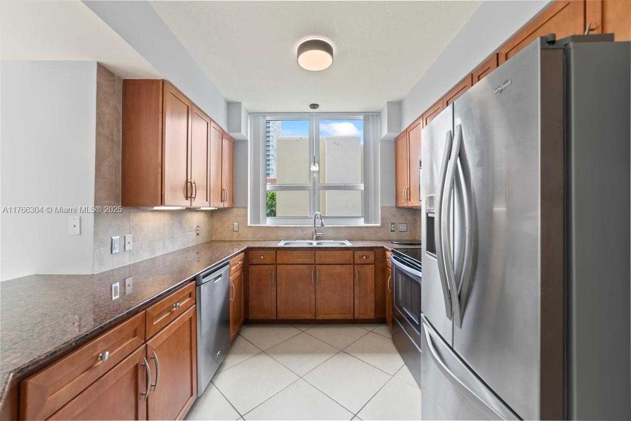 Small Image of 2000 NORTH BAYSHORE DRIVE #527, Miami Number 5