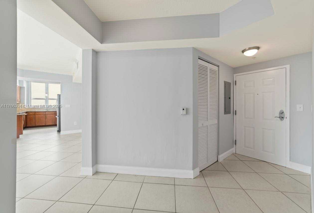 Small Image of 2000 NORTH BAYSHORE DRIVE #527, Miami Number 8