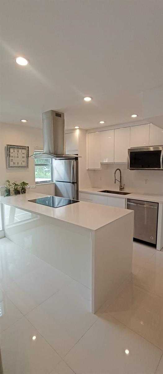 Small Image of 201 178TH DR #234, Sunny Isles Beach Number 6
